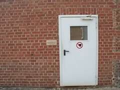 So hoch stand das Wasser 2010 außen....