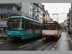 Alt und Neu begegnen sich an der Station Musterschule Ri. Hauptbahnhof