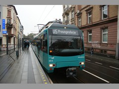 Gefolgt von einem U-4 Wagen Zug