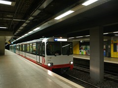 Es folgt folgt die Station Eschenheimer Tor...