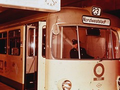 U1 Wagen 1001 (301) auf einer Probefahrt in Ursprungslackierung