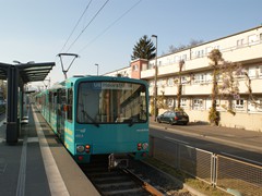 Die Zielbänder der U-3 Wagen weisen nur "Heerstaße" aus.