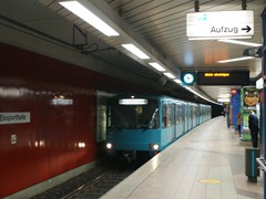 Die Station Eissporthalle. Dies ist die letzte Tunnelstation der C-Strecke