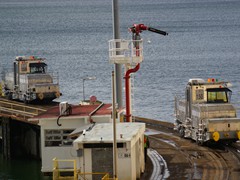 Die Mules 159 und 150 haben sich verabschiedet und sind bereits in der Wendeanlage am Ende der Mole.