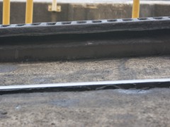 Zahnstange von der Seite. Ob hier die Lok unter die Kante greift um nicht zu kippen konnte ich nicht ermitteln.