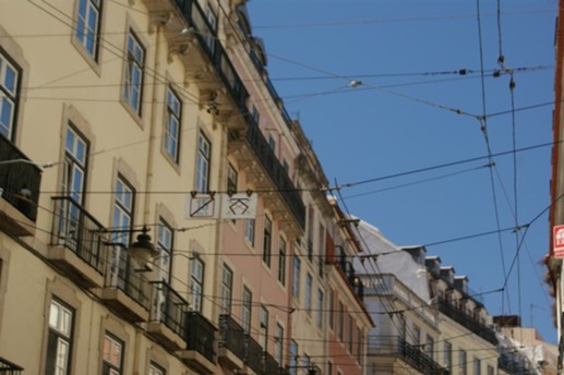 Weiterfahrt mit Scheren oder Einholmstromabnehmer