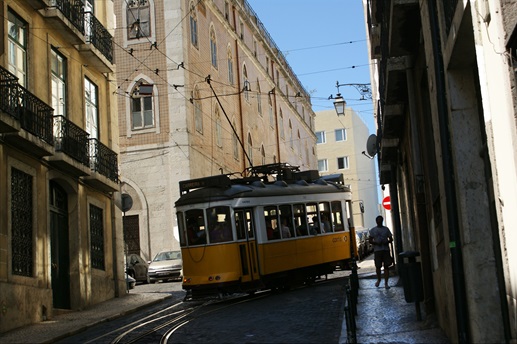 wären Kurvenfahrten wie diese nicht möglich