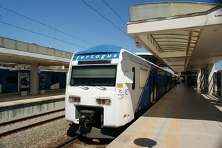 Fertagus Doppelstocktriebwagen von Alastom