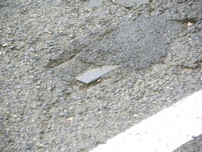 Nur wenn man genau hinschaut findet man noch Spuren einer Straßenbahn in der oberen Siesmeyerstraße