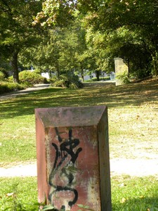 Prellbock in der ehemaligen Gleisspitzkehre “Am Buchwald”