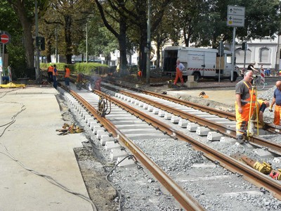 Grundhafte Erneuerung der Gleise in der Wittelsbacherallee 2010